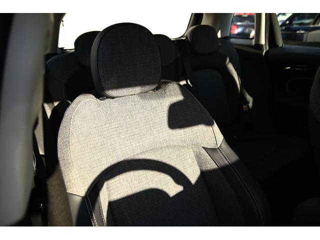 ＭＩＮＩ クーパーＤプレミアムプラスパッケージクラシックトリム　純正１６ＡＷ　Ｄアシスト　Ｂカメラ　ＰＤＣ　Ｃアクセス　アームレスト　ＥＴＣ２．０　ＬＥＤヘッドライト　ハーフレザーシート　Ｄモード　Ｓヒーター　オートライト　レインセンサー　ＡｐｐｌｅＣａｒＰｌａｙ（40枚目）