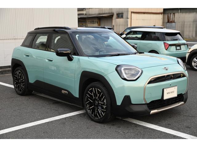 ＭＩＮＩ エースマンＳＥ　フェイバリット・トリム　元デモカー　純正ナビ　純正１８ＡＷ　ＰＤＣ　パノラマビュー　スポーツステアリング　　Ｓヒーター　ステアリングヒーター　リバースアシスト　ワイヤレスチャージング　ＡＣＣ　ＨＵＤ　ＡｐｐｌｅＣａｒＰｌａｙ（4枚目）