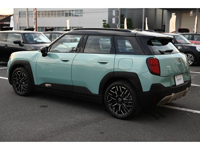 ＭＩＮＩ エースマンＳＥ　フェイバリット・トリム　元デモカー　純正ナビ　純正１８ＡＷ　ＰＤＣ　パノラマビュー　スポーツステアリング　　Ｓヒーター　ステアリングヒーター　リバースアシスト　ワイヤレスチャージング　ＡＣＣ　ＨＵＤ　ＡｐｐｌｅＣａｒＰｌａｙ（8枚目）