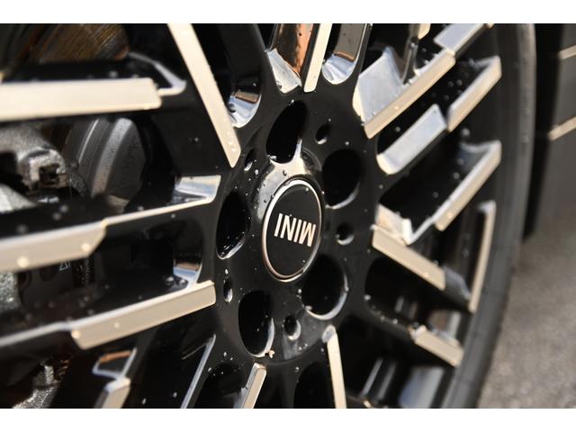 ＭＩＮＩ エースマンＳＥ　フェイバリット・トリム　元デモカー　純正ナビ　純正１８ＡＷ　ＰＤＣ　パノラマビュー　スポーツステアリング　　Ｓヒーター　ステアリングヒーター　リバースアシスト　ワイヤレスチャージング　ＡＣＣ　ＨＵＤ　ＡｐｐｌｅＣａｒＰｌａｙ（23枚目）