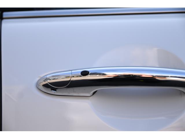 ＭＩＮＩ クーパー　ファーストパッケージ　クラシック・トリム　純正１６ＡＷ　前後ＰＤＣ　ワイヤレスチャージング　バックカメラ　ＰＤＣ　コンフォートアクセス　アームレスト　ＥＴＣ２．０　ＬＥＤヘッドライト　ドライビングモード　オートライト　レインセンサー（19枚目）