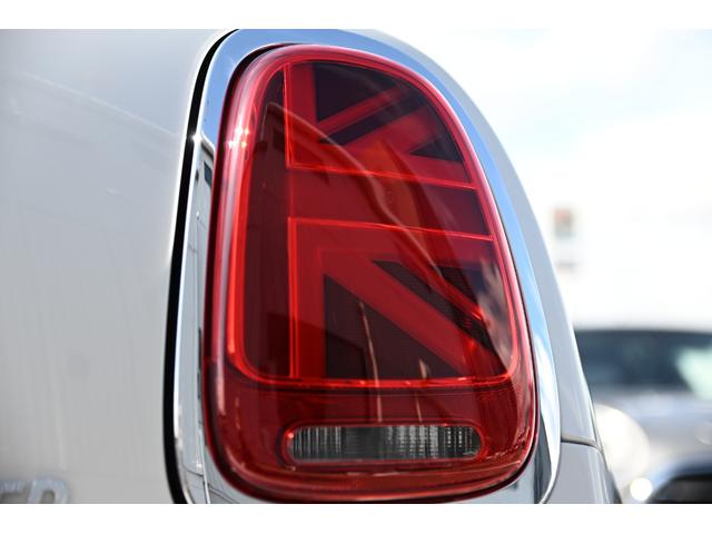 ＭＩＮＩ クーパー　ファーストパッケージ　クラシック・トリム　純正１６ＡＷ　前後ＰＤＣ　ワイヤレスチャージング　バックカメラ　ＰＤＣ　コンフォートアクセス　アームレスト　ＥＴＣ２．０　ＬＥＤヘッドライト　ドライビングモード　オートライト　レインセンサー（25枚目）