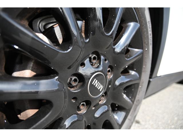 ＭＩＮＩ クーパー　ファーストパッケージ　クラシック・トリム　純正１６ＡＷ　前後ＰＤＣ　ワイヤレスチャージング　バックカメラ　ＰＤＣ　コンフォートアクセス　アームレスト　ＥＴＣ２．０　ＬＥＤヘッドライト　ドライビングモード　オートライト　レインセンサー（33枚目）