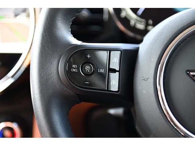 ＭＩＮＩ クーパー　ファーストパッケージ　クラシック・トリム　純正１６ＡＷ　前後ＰＤＣ　ワイヤレスチャージング　バックカメラ　ＰＤＣ　コンフォートアクセス　アームレスト　ＥＴＣ２．０　ＬＥＤヘッドライト　ドライビングモード　オートライト　レインセンサー（46枚目）