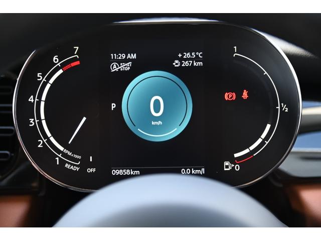 ＭＩＮＩ クーパー　ファーストパッケージ　クラシック・トリム　純正１６ＡＷ　前後ＰＤＣ　ワイヤレスチャージング　バックカメラ　ＰＤＣ　コンフォートアクセス　アームレスト　ＥＴＣ２．０　ＬＥＤヘッドライト　ドライビングモード　オートライト　レインセンサー（48枚目）