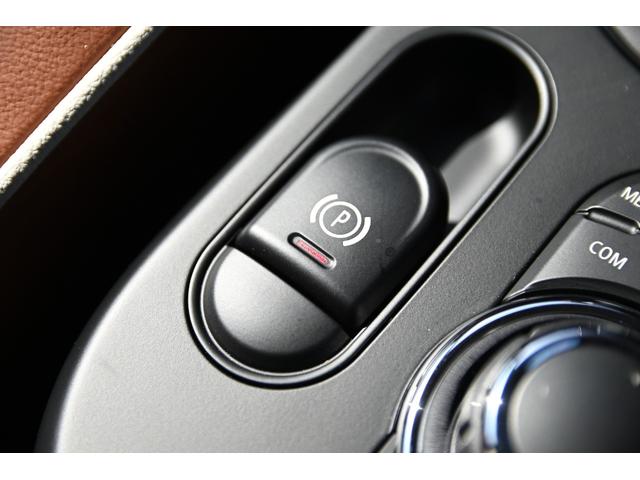 ＭＩＮＩ クーパー　ファーストパッケージ　クラシック・トリム　純正１６ＡＷ　前後ＰＤＣ　ワイヤレスチャージング　バックカメラ　ＰＤＣ　コンフォートアクセス　アームレスト　ＥＴＣ２．０　ＬＥＤヘッドライト　ドライビングモード　オートライト　レインセンサー（62枚目）