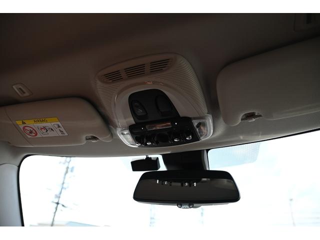 ＭＩＮＩ クーパー　ファーストパッケージ　クラシック・トリム　純正１６ＡＷ　前後ＰＤＣ　ワイヤレスチャージング　バックカメラ　ＰＤＣ　コンフォートアクセス　アームレスト　ＥＴＣ２．０　ＬＥＤヘッドライト　ドライビングモード　オートライト　レインセンサー（67枚目）