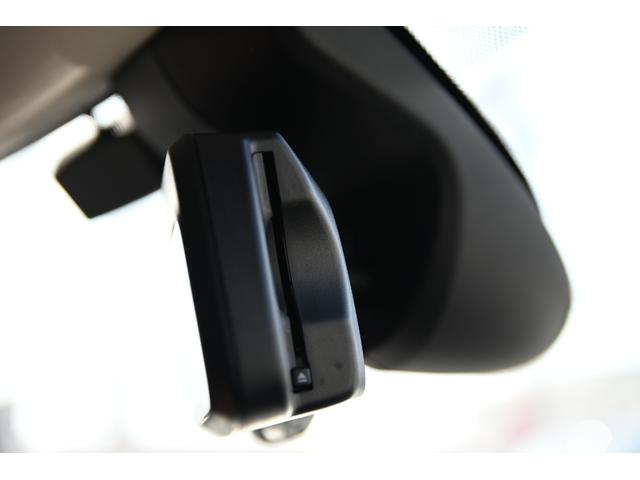 ＭＩＮＩ クーパー　ファーストパッケージ　クラシック・トリム　純正１６ＡＷ　前後ＰＤＣ　ワイヤレスチャージング　バックカメラ　ＰＤＣ　コンフォートアクセス　アームレスト　ＥＴＣ２．０　ＬＥＤヘッドライト　ドライビングモード　オートライト　レインセンサー（69枚目）