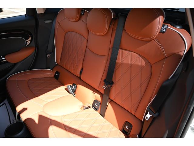 ＭＩＮＩ クーパー　ファーストパッケージ　クラシック・トリム　純正１６ＡＷ　前後ＰＤＣ　ワイヤレスチャージング　バックカメラ　ＰＤＣ　コンフォートアクセス　アームレスト　ＥＴＣ２．０　ＬＥＤヘッドライト　ドライビングモード　オートライト　レインセンサー（78枚目）