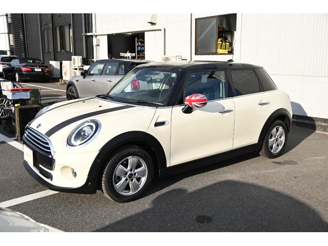 ＭＩＮＩ クーパー　純正ＨＤＤナビ　純正１５インチＡＷ　Ｄアシスト　純正ＨＤＤナビ　バックカメラ　ＰＤＣ　コンフォートアクセス　アームレスト　ＬＥＤヘッドライト　オートライト　レインセンサー　ワンオーナー（11枚目）