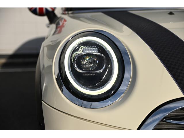 ＭＩＮＩ クーパー　純正ＨＤＤナビ　純正１５インチＡＷ　Ｄアシスト　純正ＨＤＤナビ　バックカメラ　ＰＤＣ　コンフォートアクセス　アームレスト　ＬＥＤヘッドライト　オートライト　レインセンサー　ワンオーナー（12枚目）