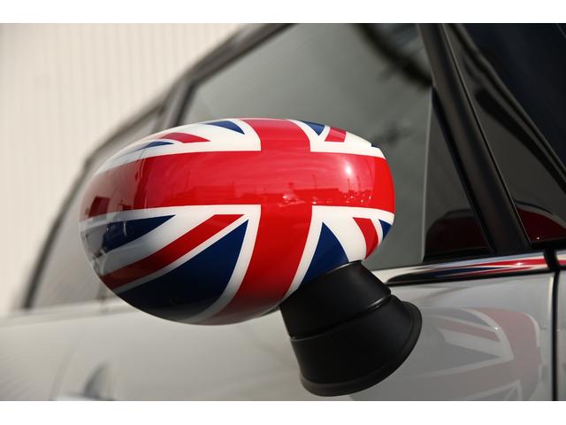 ＭＩＮＩ クーパー　純正ＨＤＤナビ　純正１５インチＡＷ　Ｄアシスト　純正ＨＤＤナビ　バックカメラ　ＰＤＣ　コンフォートアクセス　アームレスト　ＬＥＤヘッドライト　オートライト　レインセンサー　ワンオーナー（20枚目）