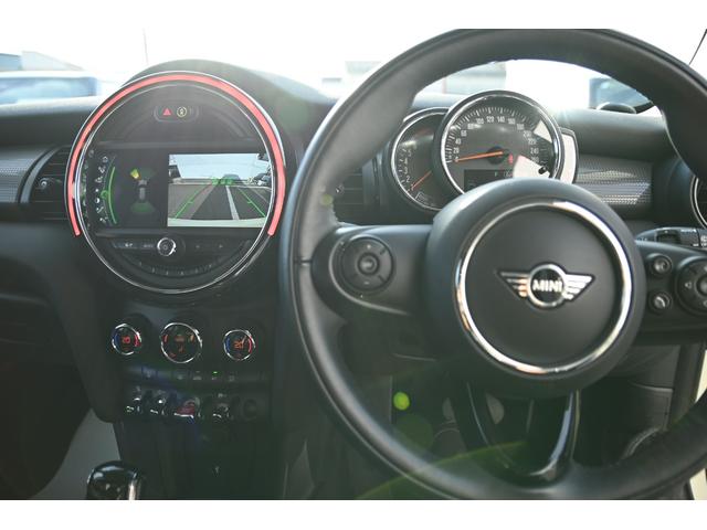 ＭＩＮＩ クーパー　純正ＨＤＤナビ　純正１５インチＡＷ　Ｄアシスト　純正ＨＤＤナビ　バックカメラ　ＰＤＣ　コンフォートアクセス　アームレスト　ＬＥＤヘッドライト　オートライト　レインセンサー　ワンオーナー（45枚目）