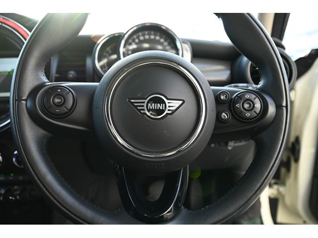 ＭＩＮＩ クーパー　純正ＨＤＤナビ　純正１５インチＡＷ　Ｄアシスト　純正ＨＤＤナビ　バックカメラ　ＰＤＣ　コンフォートアクセス　アームレスト　ＬＥＤヘッドライト　オートライト　レインセンサー　ワンオーナー（46枚目）