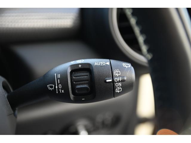 ＭＩＮＩ クーパー　純正ＨＤＤナビ　純正１５インチＡＷ　Ｄアシスト　純正ＨＤＤナビ　バックカメラ　ＰＤＣ　コンフォートアクセス　アームレスト　ＬＥＤヘッドライト　オートライト　レインセンサー　ワンオーナー（49枚目）
