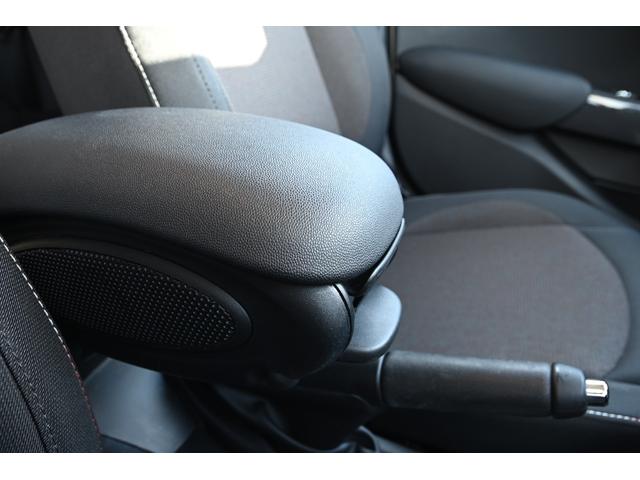 ＭＩＮＩ クーパー　純正ＨＤＤナビ　純正１５インチＡＷ　Ｄアシスト　純正ＨＤＤナビ　バックカメラ　ＰＤＣ　コンフォートアクセス　アームレスト　ＬＥＤヘッドライト　オートライト　レインセンサー　ワンオーナー（61枚目）