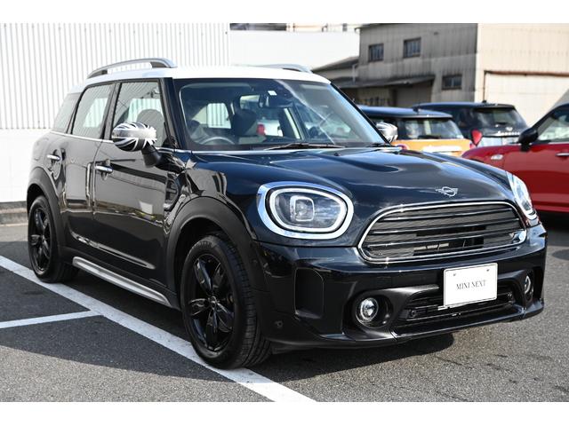 ＭＩＮＩ クーパーＤ　クロスオーバー　クラシック・トリム　純正１７ＡＷ　Ｄメーター　Ｄアシスト　Ｂカメラ　前後ＰＤＣ　コンフォートアクセス　ＥＴＣ２．０　ＬＥＤヘッドライト　ワイヤレスチャージング　ハーフレザーシート　ワンオーナー　ＡｐｐｌｅＣａｒＰｌａｙ（4枚目）