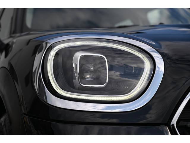 ＭＩＮＩ クーパーＤ　クロスオーバー　クラシック・トリム　純正１７ＡＷ　Ｄメーター　Ｄアシスト　Ｂカメラ　前後ＰＤＣ　コンフォートアクセス　ＥＴＣ２．０　ＬＥＤヘッドライト　ワイヤレスチャージング　ハーフレザーシート　ワンオーナー　ＡｐｐｌｅＣａｒＰｌａｙ（13枚目）