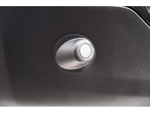 ＭＩＮＩ クーパーＤ　クロスオーバー　クラシック・トリム　純正１７ＡＷ　Ｄメーター　Ｄアシスト　Ｂカメラ　前後ＰＤＣ　コンフォートアクセス　ＥＴＣ２．０　ＬＥＤヘッドライト　ワイヤレスチャージング　ハーフレザーシート　ワンオーナー　ＡｐｐｌｅＣａｒＰｌａｙ（17枚目）