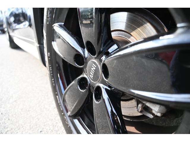 ＭＩＮＩ クーパーＤ　クロスオーバー　クラシック・トリム　純正１７ＡＷ　Ｄメーター　Ｄアシスト　Ｂカメラ　前後ＰＤＣ　コンフォートアクセス　ＥＴＣ２．０　ＬＥＤヘッドライト　ワイヤレスチャージング　ハーフレザーシート　ワンオーナー　ＡｐｐｌｅＣａｒＰｌａｙ（34枚目）