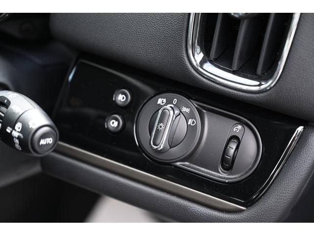 ＭＩＮＩ クーパーＤ　クロスオーバー　クラシック・トリム　純正１７ＡＷ　Ｄメーター　Ｄアシスト　Ｂカメラ　前後ＰＤＣ　コンフォートアクセス　ＥＴＣ２．０　ＬＥＤヘッドライト　ワイヤレスチャージング　ハーフレザーシート　ワンオーナー　ＡｐｐｌｅＣａｒＰｌａｙ（46枚目）