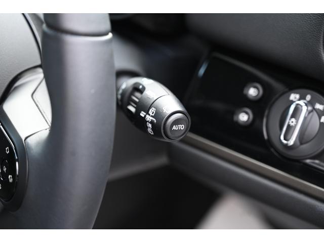 ＭＩＮＩ クーパーＤ　クロスオーバー　クラシック・トリム　純正１７ＡＷ　Ｄメーター　Ｄアシスト　Ｂカメラ　前後ＰＤＣ　コンフォートアクセス　ＥＴＣ２．０　ＬＥＤヘッドライト　ワイヤレスチャージング　ハーフレザーシート　ワンオーナー　ＡｐｐｌｅＣａｒＰｌａｙ（47枚目）