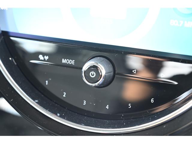 ＭＩＮＩ クーパーＤ　クロスオーバー　クラシック・トリム　純正１７ＡＷ　Ｄメーター　Ｄアシスト　Ｂカメラ　前後ＰＤＣ　コンフォートアクセス　ＥＴＣ２．０　ＬＥＤヘッドライト　ワイヤレスチャージング　ハーフレザーシート　ワンオーナー　ＡｐｐｌｅＣａｒＰｌａｙ（56枚目）