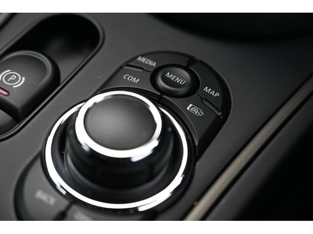 ＭＩＮＩ クーパーＤ　クロスオーバー　クラシック・トリム　純正１７ＡＷ　Ｄメーター　Ｄアシスト　Ｂカメラ　前後ＰＤＣ　コンフォートアクセス　ＥＴＣ２．０　ＬＥＤヘッドライト　ワイヤレスチャージング　ハーフレザーシート　ワンオーナー　ＡｐｐｌｅＣａｒＰｌａｙ（65枚目）