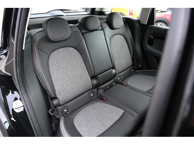 ＭＩＮＩ クーパーＤ　クロスオーバー　クラシック・トリム　純正１７ＡＷ　Ｄメーター　Ｄアシスト　Ｂカメラ　前後ＰＤＣ　コンフォートアクセス　ＥＴＣ２．０　ＬＥＤヘッドライト　ワイヤレスチャージング　ハーフレザーシート　ワンオーナー　ＡｐｐｌｅＣａｒＰｌａｙ（71枚目）