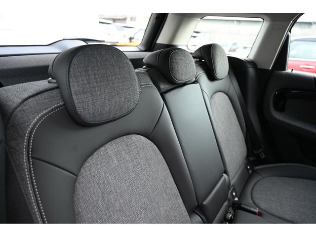 ＭＩＮＩ クーパーＤ　クロスオーバー　クラシック・トリム　純正１７ＡＷ　Ｄメーター　Ｄアシスト　Ｂカメラ　前後ＰＤＣ　コンフォートアクセス　ＥＴＣ２．０　ＬＥＤヘッドライト　ワイヤレスチャージング　ハーフレザーシート　ワンオーナー　ＡｐｐｌｅＣａｒＰｌａｙ（73枚目）