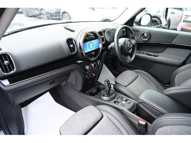 ＭＩＮＩ クーパーＤ　クロスオーバー　クラシック・トリム　純正１７ＡＷ　Ｄメーター　Ｄアシスト　Ｂカメラ　前後ＰＤＣ　コンフォートアクセス　ＥＴＣ２．０　ＬＥＤヘッドライト　ワイヤレスチャージング　ハーフレザーシート　ワンオーナー　ＡｐｐｌｅＣａｒＰｌａｙ（74枚目）