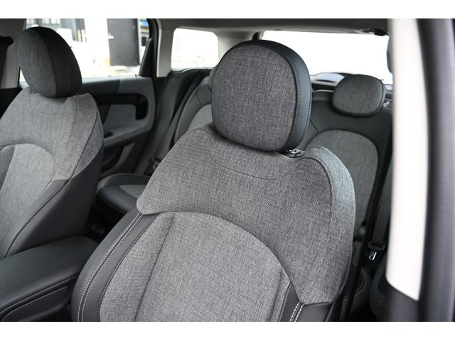 ＭＩＮＩ クーパーＤ　クロスオーバー　クラシック・トリム　純正１７ＡＷ　Ｄメーター　Ｄアシスト　Ｂカメラ　前後ＰＤＣ　コンフォートアクセス　ＥＴＣ２．０　ＬＥＤヘッドライト　ワイヤレスチャージング　ハーフレザーシート　ワンオーナー　ＡｐｐｌｅＣａｒＰｌａｙ（78枚目）