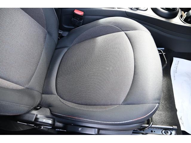 ＭＩＮＩ クーパーＤ　クロスオーバー　純正１７ＡＷ　Ｄアシスト　純正ナビ　Ｂカメラ　ＰＤＣ　ＬＥＤヘッドライト　ＥＴＣ２．０　電動リアゲート　オートライト　レインセンサー　ＡＣＣ（38枚目）