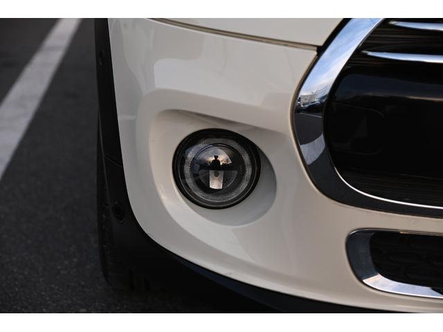 ＭＩＮＩ クーパー　純正ナビ　純正１５ＡＷ　前後ＰＤＣ　Ｄアシスト　Ｂカメラ　コンフォートアクセス　アームレスト　ＬＥＤヘッドライト　オートライト　レインセンサー　ワンーオーナー　シートヒーター（13枚目）