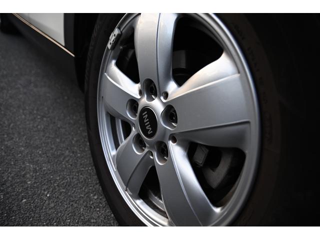 ＭＩＮＩ クーパー　純正ナビ　純正１５ＡＷ　前後ＰＤＣ　Ｄアシスト　Ｂカメラ　コンフォートアクセス　アームレスト　ＬＥＤヘッドライト　オートライト　レインセンサー　ワンーオーナー　シートヒーター（34枚目）