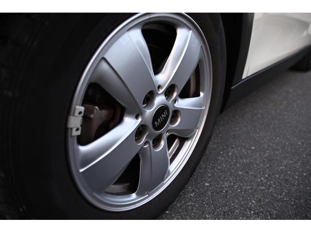 ＭＩＮＩ クーパー　純正ナビ　純正１５ＡＷ　前後ＰＤＣ　Ｄアシスト　Ｂカメラ　コンフォートアクセス　アームレスト　ＬＥＤヘッドライト　オートライト　レインセンサー　ワンーオーナー　シートヒーター（36枚目）