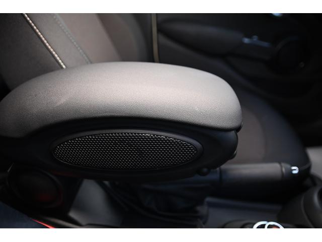 ＭＩＮＩ クーパー　純正ナビ　純正１５ＡＷ　前後ＰＤＣ　Ｄアシスト　Ｂカメラ　コンフォートアクセス　アームレスト　ＬＥＤヘッドライト　オートライト　レインセンサー　ワンーオーナー　シートヒーター（64枚目）