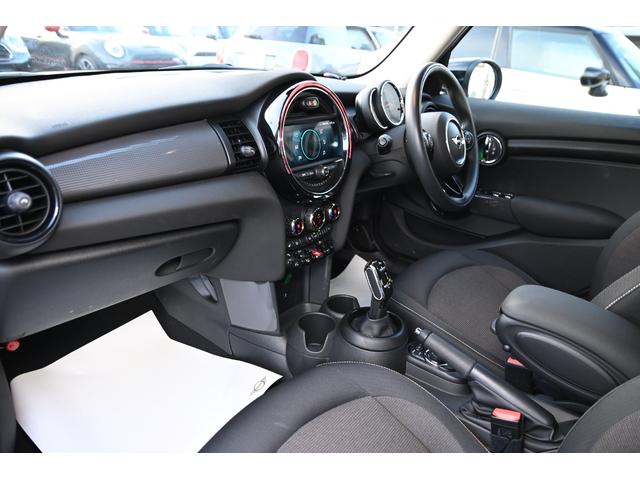 ＭＩＮＩ クーパー　純正ナビ　純正１５ＡＷ　前後ＰＤＣ　Ｄアシスト　Ｂカメラ　コンフォートアクセス　アームレスト　ＬＥＤヘッドライト　オートライト　レインセンサー　ワンーオーナー　シートヒーター（71枚目）