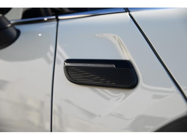 ＭＩＮＩ クーパー　エッセンシャル・トリム　純正１６ＡＷ　Ｂカメラ　前後ＰＤＣ　コンフォートアクセス　アームレスト　ＥＴＣ２．０　ＬＥＤヘッドライト　レインセンサー　ハーフレザーシート　ドライビングモード　クルコン　ＡｐｐｌｅＣａｒＰｌａｙ（20枚目）