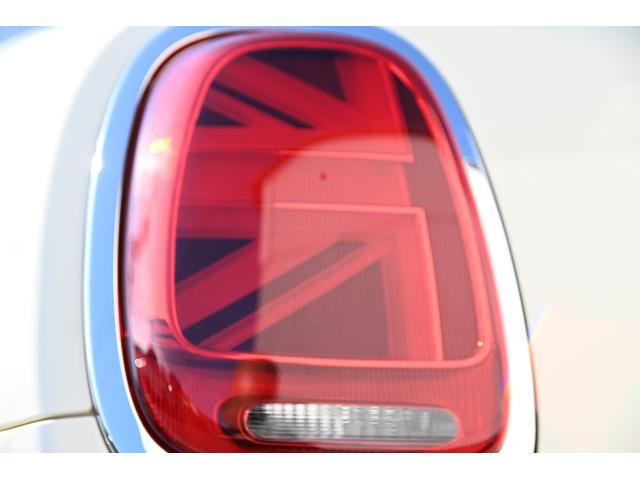 ＭＩＮＩ クーパー　エッセンシャル・トリム　純正１６ＡＷ　Ｂカメラ　前後ＰＤＣ　コンフォートアクセス　アームレスト　ＥＴＣ２．０　ＬＥＤヘッドライト　レインセンサー　ハーフレザーシート　ドライビングモード　クルコン　ＡｐｐｌｅＣａｒＰｌａｙ（31枚目）