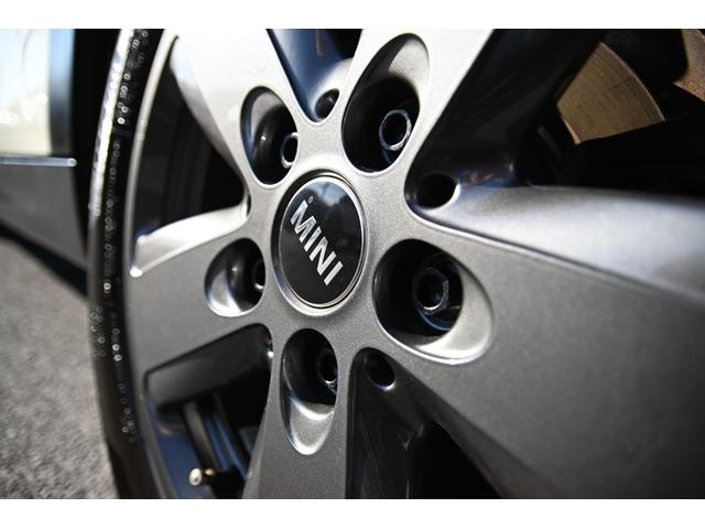 ＭＩＮＩ クーパー　エッセンシャル・トリム　純正１６ＡＷ　Ｂカメラ　前後ＰＤＣ　コンフォートアクセス　アームレスト　ＥＴＣ２．０　ＬＥＤヘッドライト　レインセンサー　ハーフレザーシート　ドライビングモード　クルコン　ＡｐｐｌｅＣａｒＰｌａｙ（33枚目）