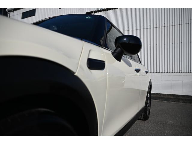 ＭＩＮＩ クーパー　エッセンシャル・トリム　純正１６ＡＷ　Ｂカメラ　前後ＰＤＣ　コンフォートアクセス　アームレスト　ＥＴＣ２．０　ＬＥＤヘッドライト　レインセンサー　ハーフレザーシート　ドライビングモード　クルコン　ＡｐｐｌｅＣａｒＰｌａｙ（34枚目）