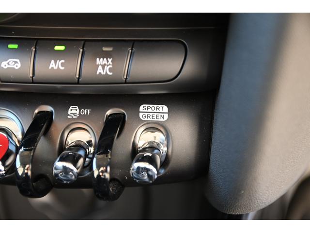 ＭＩＮＩ クーパー　エッセンシャル・トリム　純正１６ＡＷ　Ｂカメラ　前後ＰＤＣ　コンフォートアクセス　アームレスト　ＥＴＣ２．０　ＬＥＤヘッドライト　レインセンサー　ハーフレザーシート　ドライビングモード　クルコン　ＡｐｐｌｅＣａｒＰｌａｙ（53枚目）