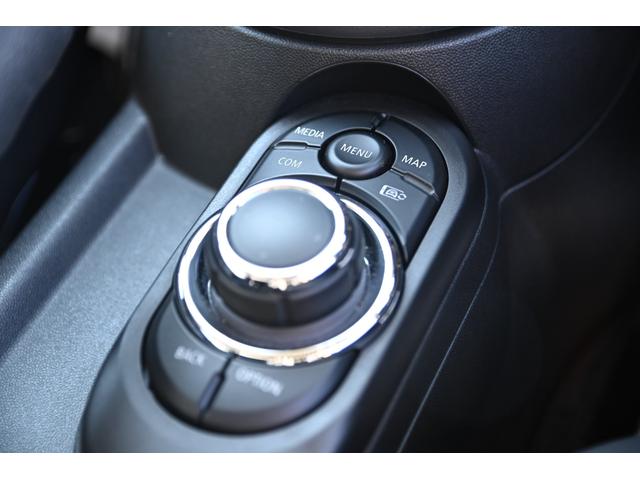 ＭＩＮＩ クーパー　エッセンシャル・トリム　純正１６ＡＷ　Ｂカメラ　前後ＰＤＣ　コンフォートアクセス　アームレスト　ＥＴＣ２．０　ＬＥＤヘッドライト　レインセンサー　ハーフレザーシート　ドライビングモード　クルコン　ＡｐｐｌｅＣａｒＰｌａｙ（57枚目）