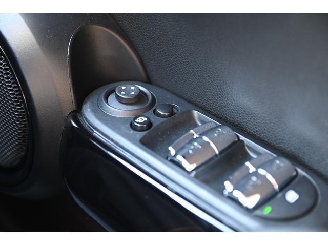 ＭＩＮＩ クーパー　エッセンシャル・トリム　純正１６ＡＷ　Ｂカメラ　前後ＰＤＣ　コンフォートアクセス　アームレスト　ＥＴＣ２．０　ＬＥＤヘッドライト　レインセンサー　ハーフレザーシート　ドライビングモード　クルコン　ＡｐｐｌｅＣａｒＰｌａｙ（65枚目）