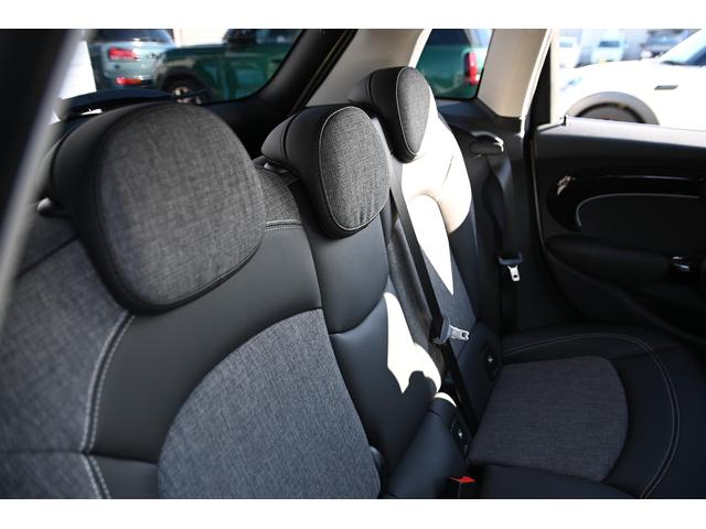 ＭＩＮＩ クーパー　エッセンシャル・トリム　純正１６ＡＷ　Ｂカメラ　前後ＰＤＣ　コンフォートアクセス　アームレスト　ＥＴＣ２．０　ＬＥＤヘッドライト　レインセンサー　ハーフレザーシート　ドライビングモード　クルコン　ＡｐｐｌｅＣａｒＰｌａｙ（69枚目）