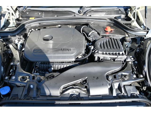 ＭＩＮＩ クーパー　エッセンシャル・トリム　純正１６ＡＷ　Ｂカメラ　前後ＰＤＣ　コンフォートアクセス　アームレスト　ＥＴＣ２．０　ＬＥＤヘッドライト　レインセンサー　ハーフレザーシート　ドライビングモード　クルコン　ＡｐｐｌｅＣａｒＰｌａｙ（76枚目）