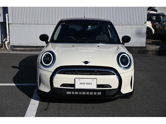 ＭＩＮＩ クーパー　エッセンシャル・トリム　純正１６ＡＷ　Ｂカメラ　前後ＰＤＣ　コンフォートアクセス　アームレスト　ＥＴＣ２．０　ＬＥＤヘッドライト　レインセンサー　ハーフレザーシート　ドライビングモード　クルコン　ＡｐｐｌｅＣａｒＰｌａｙ（80枚目）