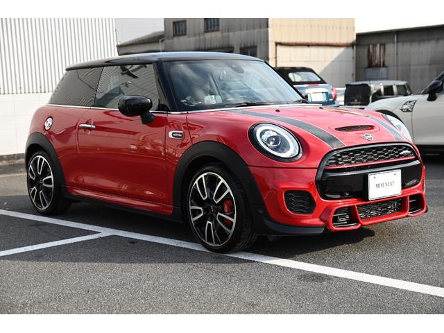 ＭＩＮＩ ジョンクーパーワークス　純正ナビ　純正１８インチＡＷ　Ｄメーター　Ｄアシスト　Ｂカメラ　ＰＤＣ　コンフォートアクセス　アームレスト　ＥＴＣ２．０　ＬＥＤヘッドライト　ドライビングモード　ＨＵＤ　ＡＣＣ　シートヒーター（4枚目）