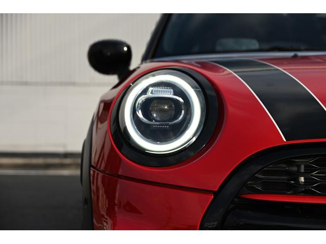 ＭＩＮＩ ジョンクーパーワークス　純正ナビ　純正１８インチＡＷ　Ｄメーター　Ｄアシスト　Ｂカメラ　ＰＤＣ　コンフォートアクセス　アームレスト　ＥＴＣ２．０　ＬＥＤヘッドライト　ドライビングモード　ＨＵＤ　ＡＣＣ　シートヒーター（11枚目）